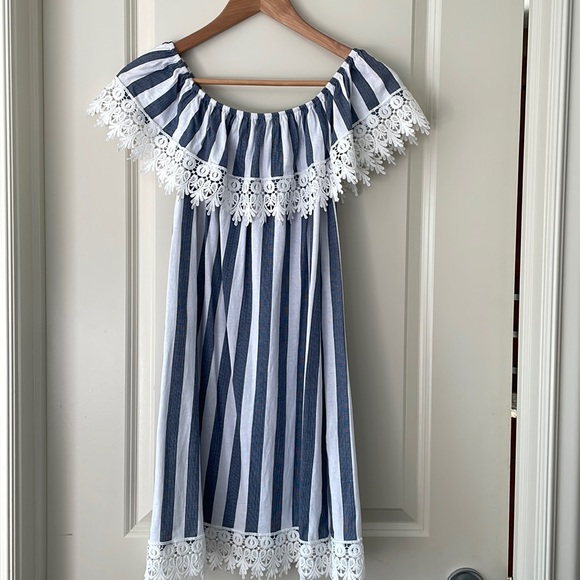 Like new casual dress- from Italy! - Picture 1 of 4